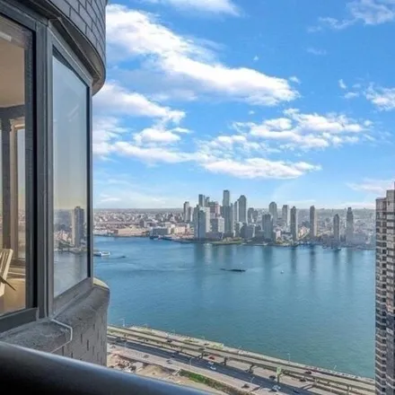 Image 3 - The Corinthian, 330 East 38th Street, New York, NY 10016, USA - Condo for sale