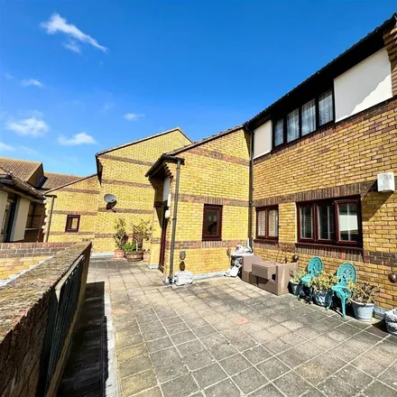 Image 1 - Rectory Road, Stroud Green, SS4 1UG, United Kingdom - Apartment for rent
