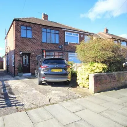 Buy this 3 bed duplex on Stoneleigh Avenue in Middlesbrough, TS5 8AR