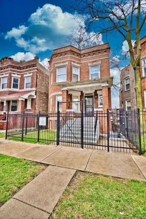 Buy this 8 bed house on 216 North Leclaire Avenue in Chicago, IL 60644