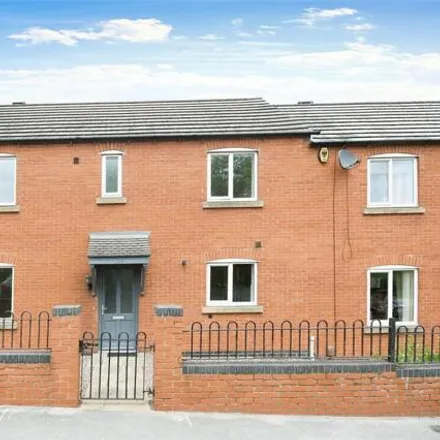 Buy this 3 bed townhouse on Eakring Close in Eakring Road, Mansfield Woodhouse