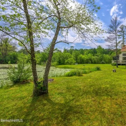 Image 3 - 20 Lake Dr, Stockbridge, Massachusetts, 01262 - House for sale
