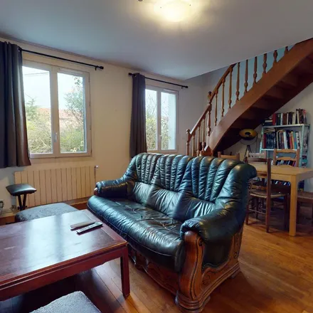 Rent this 6 bed apartment on 1 Rue André Speeckaert in 94240 L'Haÿ-les-Roses, France