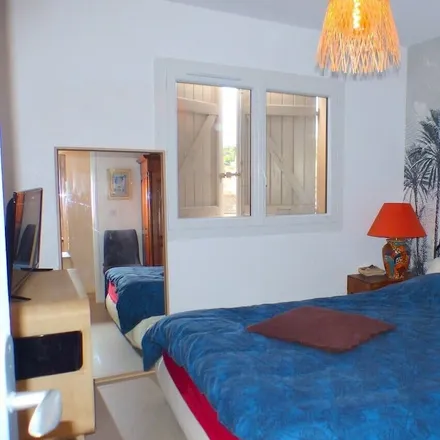 Image 6 - 83110 Sanary-sur-Mer, France - Apartment for rent