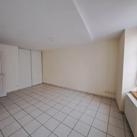 Rent this 3 bed apartment on Regie Cotte Bouteillat in 28 Place des Terreaux, 38270 Beaurepaire