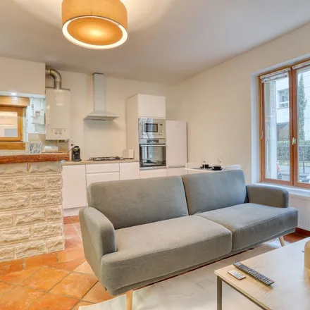 Rent this 2 bed apartment on 94 Boulevard Jean Jaurès in 92100 Jardin de la Mairie, France