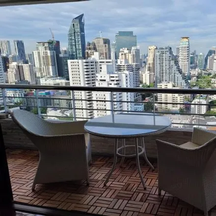 Rent this 3 bed apartment on Premier Thonglor in Soi Renu, Vadhana District