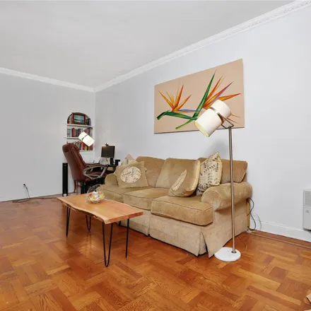 Image 4 - 1339 East 49th Street, New York, NY 11234, USA - House for sale