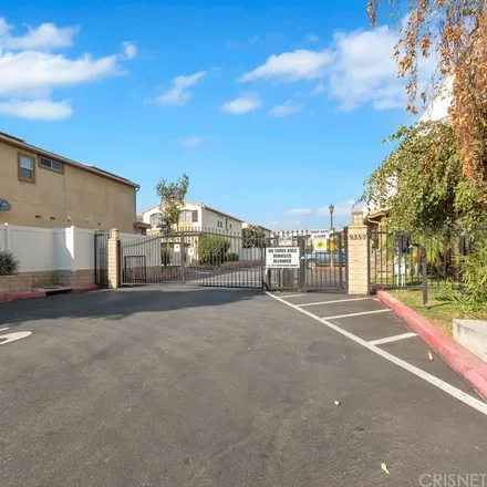 Image 3 - 9352 Condor Court, Los Angeles, CA 91331, USA - House for sale