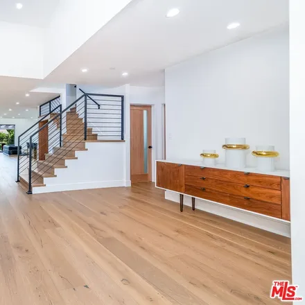 Image 6 - 22701 Collins Street, Los Angeles, CA 91367, USA - House for sale