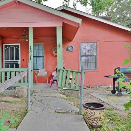 Buy this 5 bed house on 1509 North Hamilton Avenue in San Antonio, TX 78207