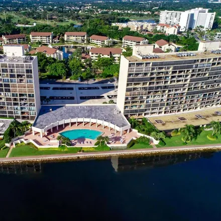 Buy this 2 bed condo on 134 Lakeshore Drive in North Palm Beach, FL 33408