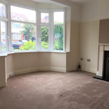 Image 2 - Wansford Road, Saint Barnabas Road, London, IG8 7DU, United Kingdom - Duplex for rent