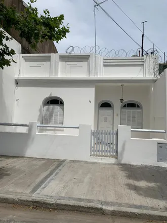 Buy this studio house on Presidente Teniente General Juan Domingo Perón 2226 in 1822 Partido de Lanús, Argentina