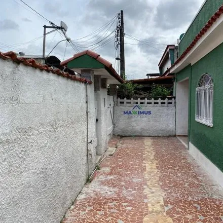 Image 1 - Rua Saldanha Aires, Colubandê, São Gonçalo - RJ, 24451-540, Brazil - House for sale