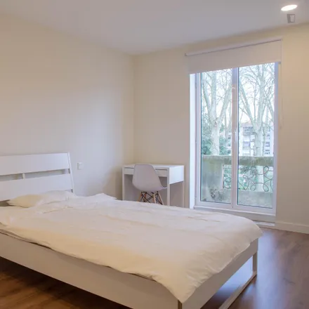Rent this 2 bed apartment on Praça de Nove de Abril in 4249-004 Porto, Portugal