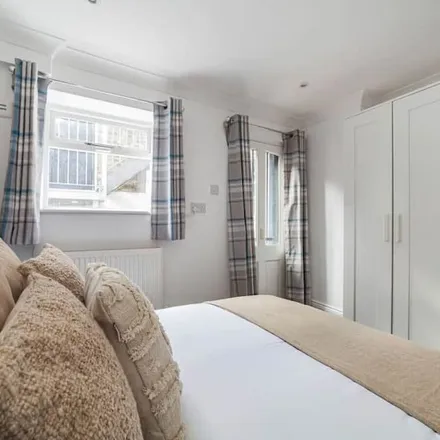 Rent this 3 bed apartment on London in W9 2AX, United Kingdom