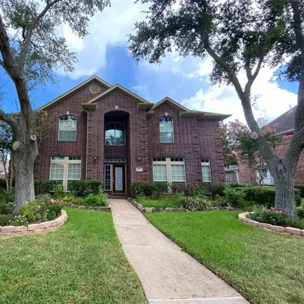 Rent this 4 bed house on 2402 N Lake Front Dr in League City, Texas