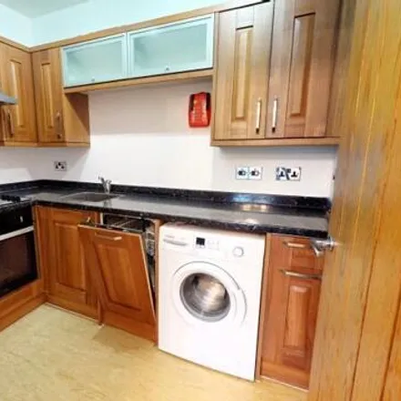 Image 3 - Harrogate Road Nunroyd Road, Harrogate Road, Leeds, LS7 3PQ, United Kingdom - Apartment for rent