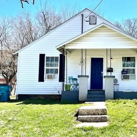 Buy this studio duplex on 2038 North Weller Avenue in Springfield, MO 65803