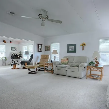 Image 4 - 297 South Timber Trail, The Villages, FL 34785, USA - House for sale