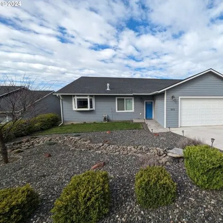 Buy this 3 bed house on 1681 Southwest 2nd Street in Pendleton, OR 97801