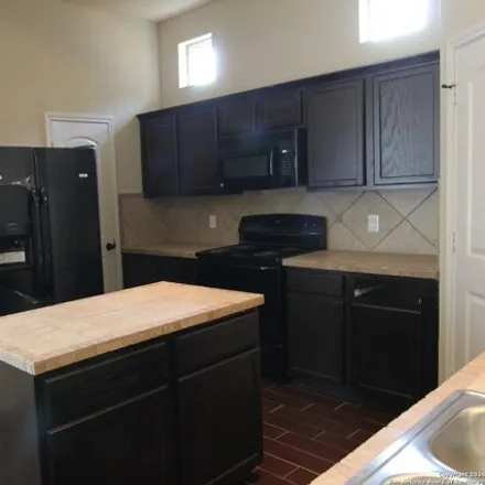 Image 4 - 672 Creekside Circle, New Braunfels, TX 78130, USA - Apartment for rent