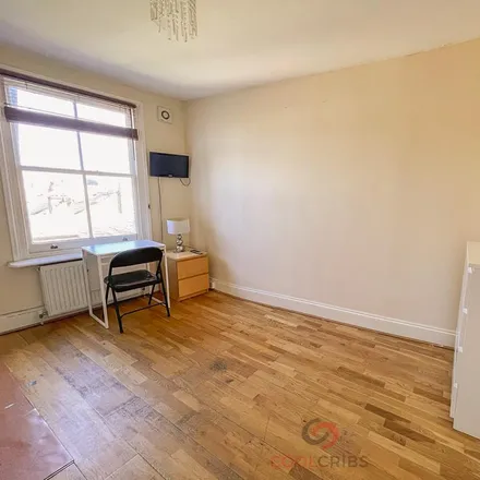 Rent this studio apartment on 148 Blythe Road in London, W14 0HD