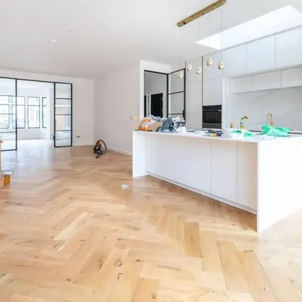 Rent this 5 bed apartment on Hulse Avenue in London, IG11 9UN