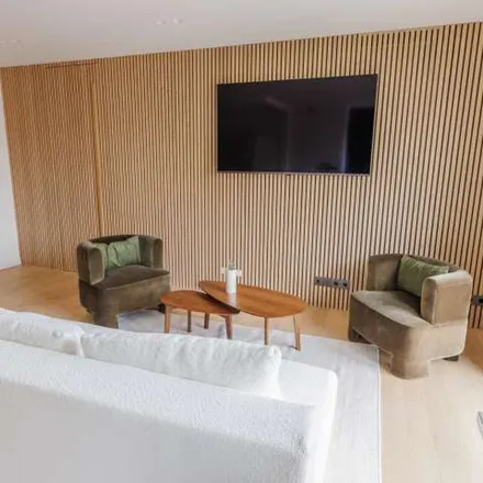 Rent this 3 bed apartment on 26 Rue de la Ferme in 92200 Neuilly-sur-Seine, France
