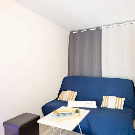 Image 7 - Avenue de Saint-Aygulf au Muy, 83370 Fréjus, France - Apartment for rent