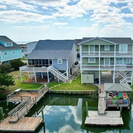 Image 2 - 118 Burlington Street, Holden Beach, Brunswick County, NC 28462, USA - House for sale