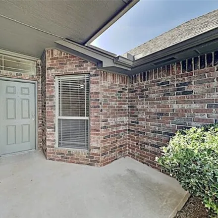 Image 2 - 799 Tuscany Way, Edmond, OK 73034, USA - House for rent