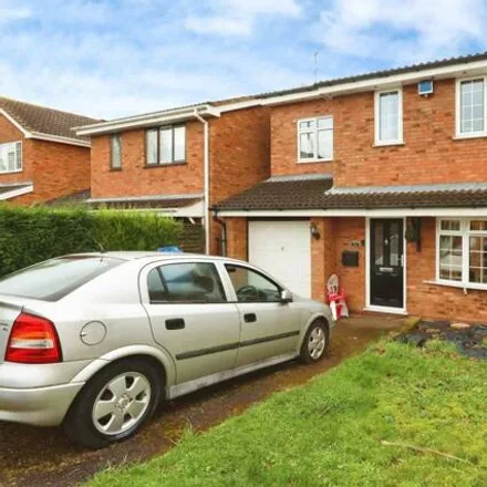 Buy this 4 bed house on Loughshaw in Tamworth, B77 4LZ
