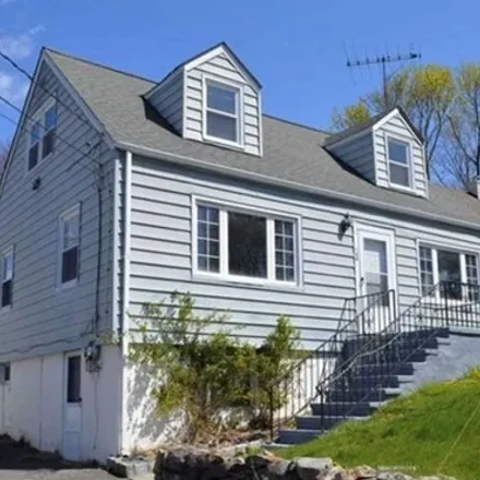 Rent this 3 bed house on 168 Wilmuth Street in West Mahwah, Mahwah