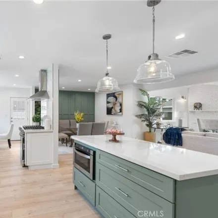 Image 4 - 16612 Cohasset Street, Los Angeles, CA 91406, USA - House for sale