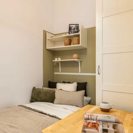 Rent this 1 bed apartment on Carrer de Calàbria in 142, 144
