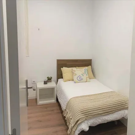 Rent this 9 bed room on Madrid in Teatro Valle-Inclán, Plaza de Lavapiés