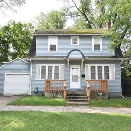 Buy this 3 bed house on 1112 Alexander Street Southeast in Grand Rapids, MI 49507