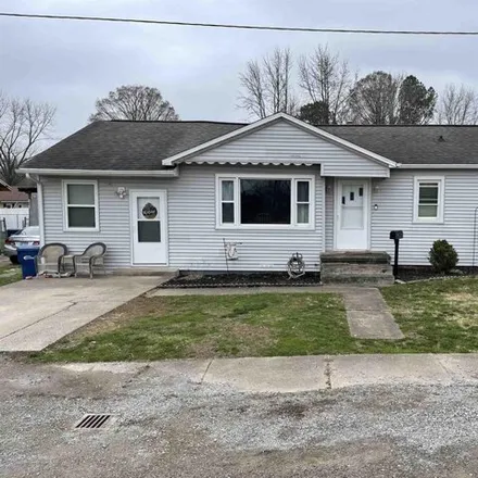 Buy this 4 bed house on 207 State Street in Carmi, IL 62821