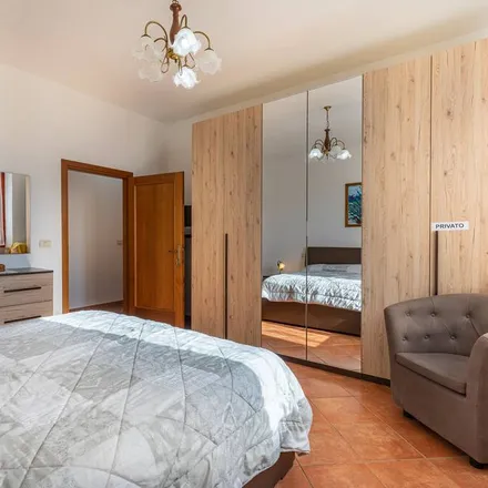 Rent this 3 bed apartment on Sinalunga in Piazza della Repubblica, 53048 Sinalunga SI