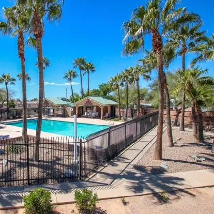 Image 3 - 7171 Peak Drive, Tucson, AZ 85756, USA - Apartment for sale