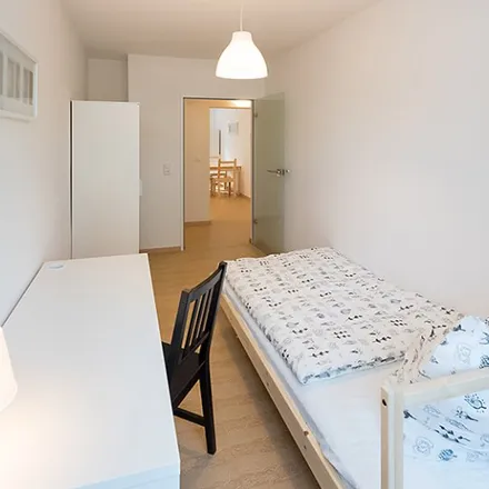 Rent this 5 bed room on Grünwalder Straße in 81547 Munich, Germany