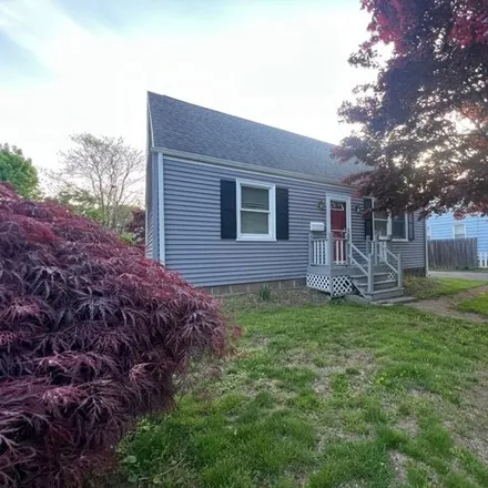 Rent this 3 bed house on 114 Underhill Road in Fort Trumbull, Milford