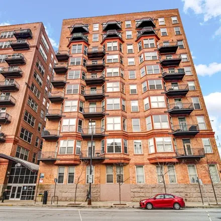Rent this 2 bed condo on 500 South Clinton Street in Chicago, IL 60607
