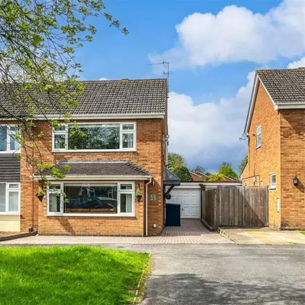 Buy this 3 bed house on Lincoln Close in Warwick, CV34 5UB