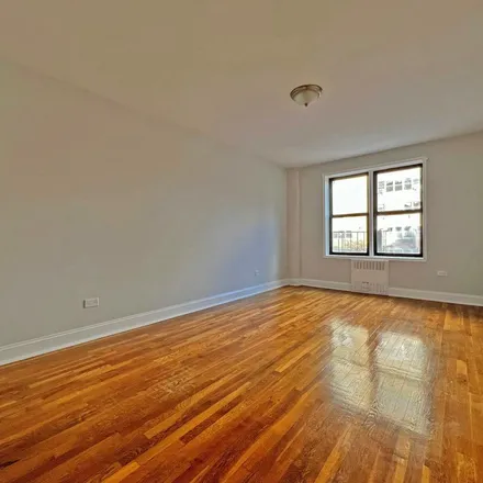 Image 5 - 3640 Johnson Avenue, New York, NY 10463, USA - Apartment for rent