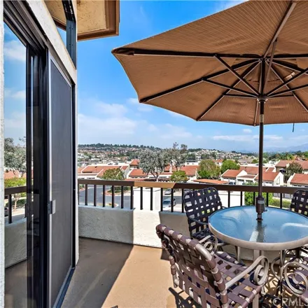 Buy this 2 bed loft on 27921 Mazagon in Mission Viejo, CA 92692