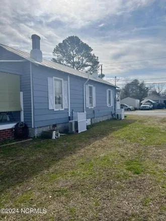 Image 3 - 118 W King St, La Grange, North Carolina, 28551 - House for sale