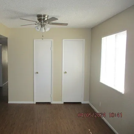 Image 5 - 5488 Del Gado Drive, Spring Valley, NV 89103, USA - Apartment for rent